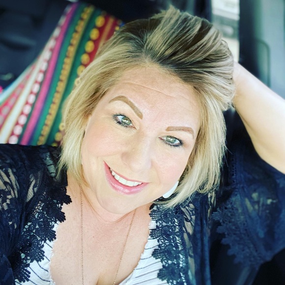 Meet your Posher, Tiffany - Picture 12 of 16